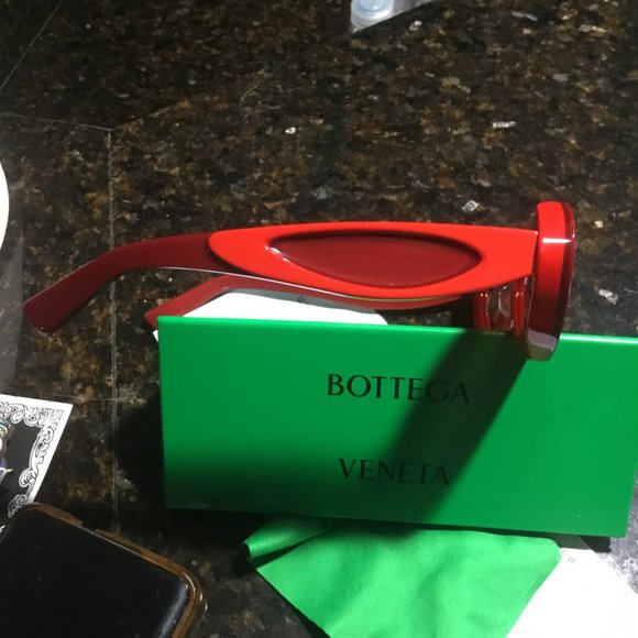Bottega Veneta sunglasses New main image 2